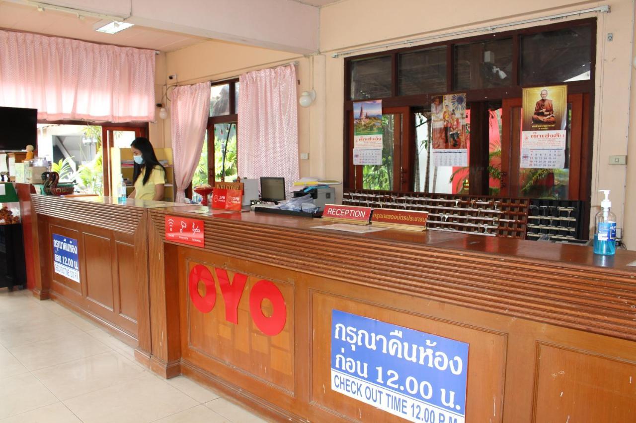 Oyo 75409 Premium The Family Hotel Чіангмай Екстер'єр фото